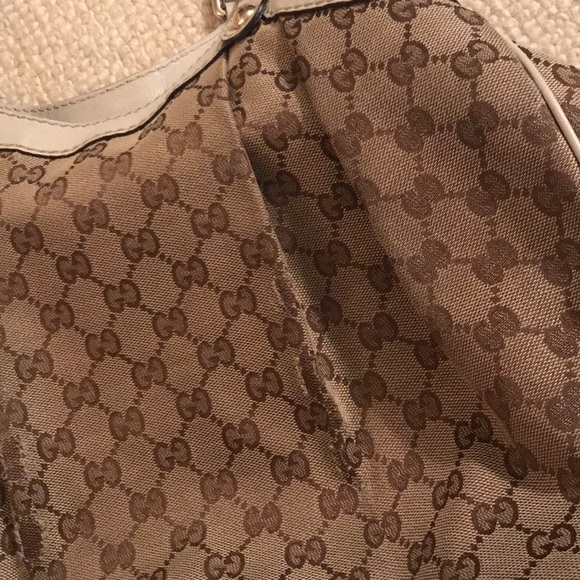 Gucci Shoulder Bag - Picture 3 of 8